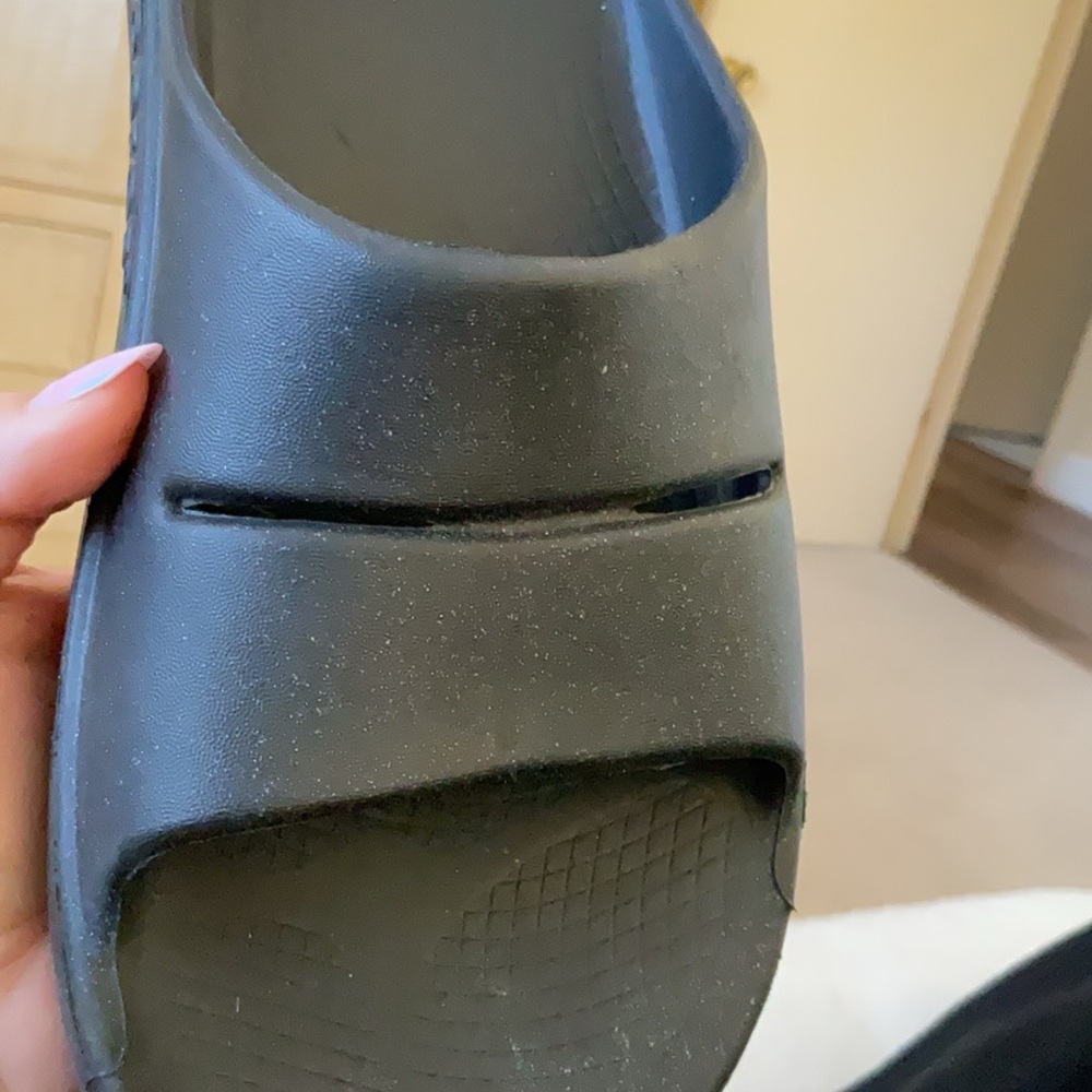 OOFOS Adults' OOahh Recovery Sport Slides
Unisex M 12 W 10 - Picture 7 of 11